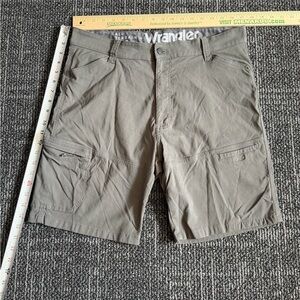 Wrangler Men's Taupe Cargo Shorts